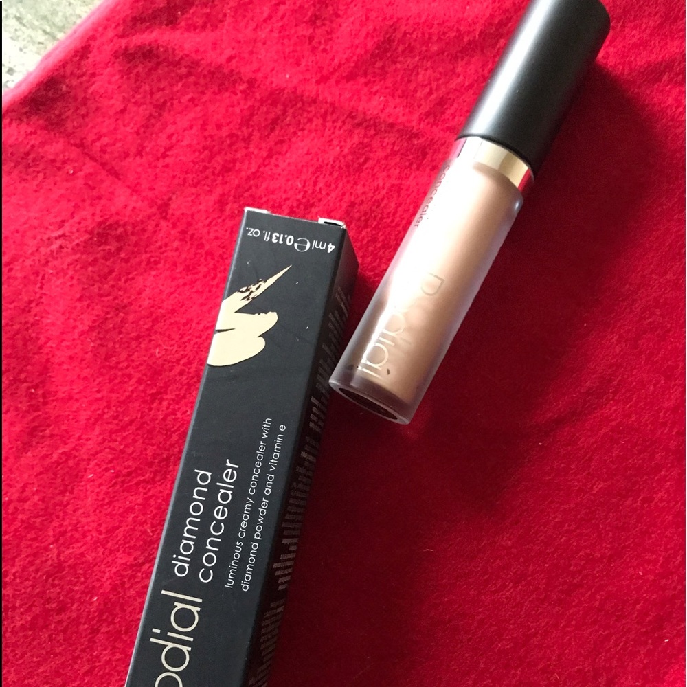 NewRODIAL DIAMOND 30 ConcealerLuminous Creamy diamond powder&Vit E Made inITALY